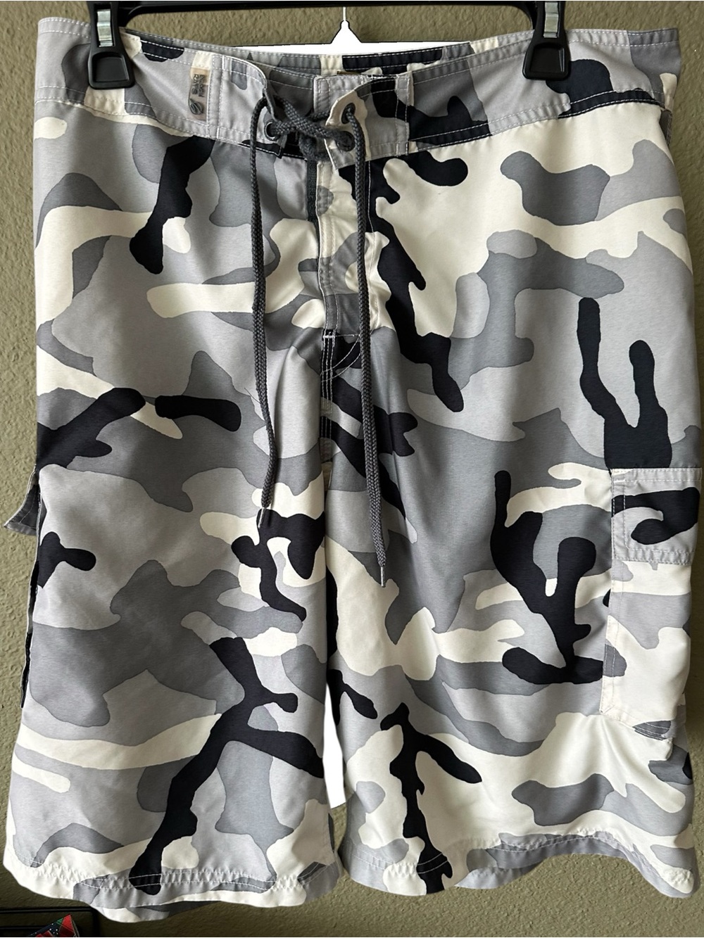 Beach Rays Men's Camo Swim Shorts in‎ Gray, Black & White